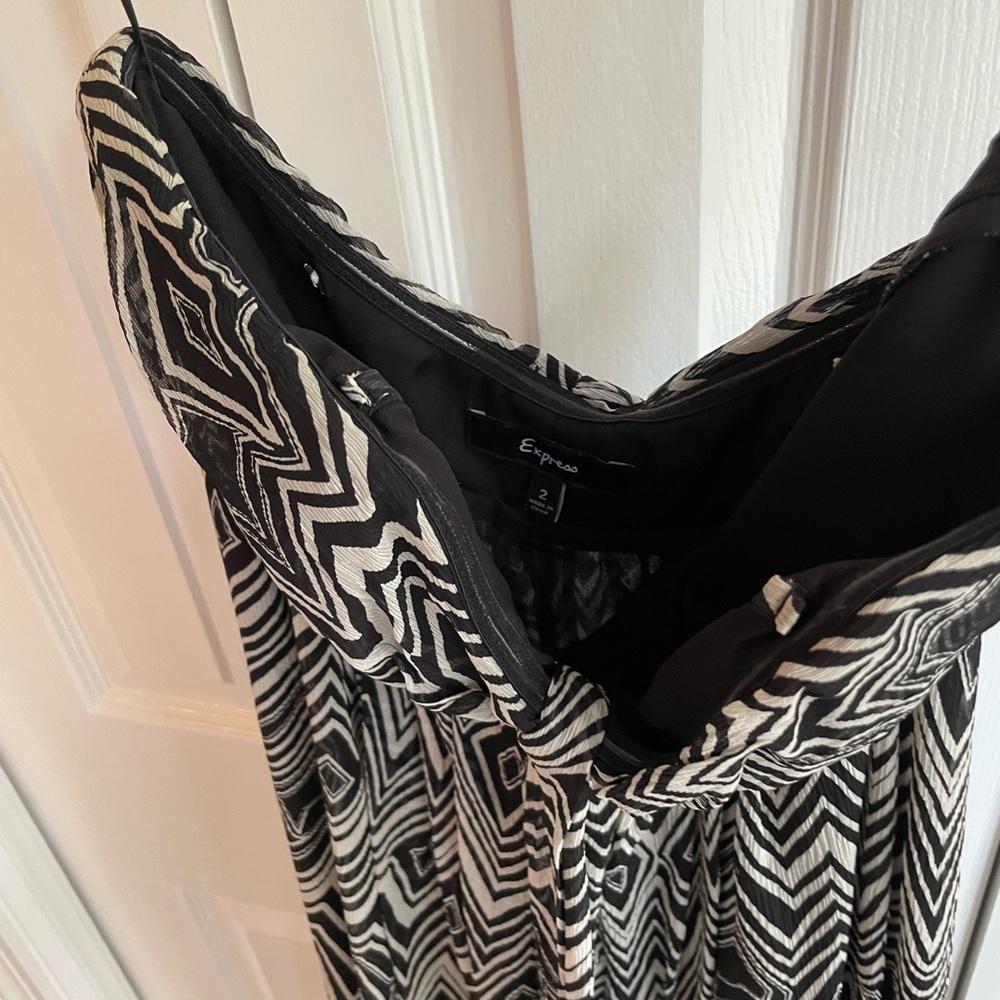 Express Patterned Blacks Mini White Mini Dress - image 3